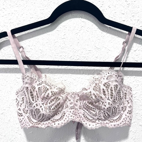 Victoria's Secret underwire balconette Delicate Lace Bra in Soft Pink 32D - Picture 8 of 10